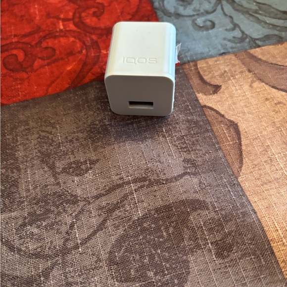 Travel plug - Picture 2 of 2